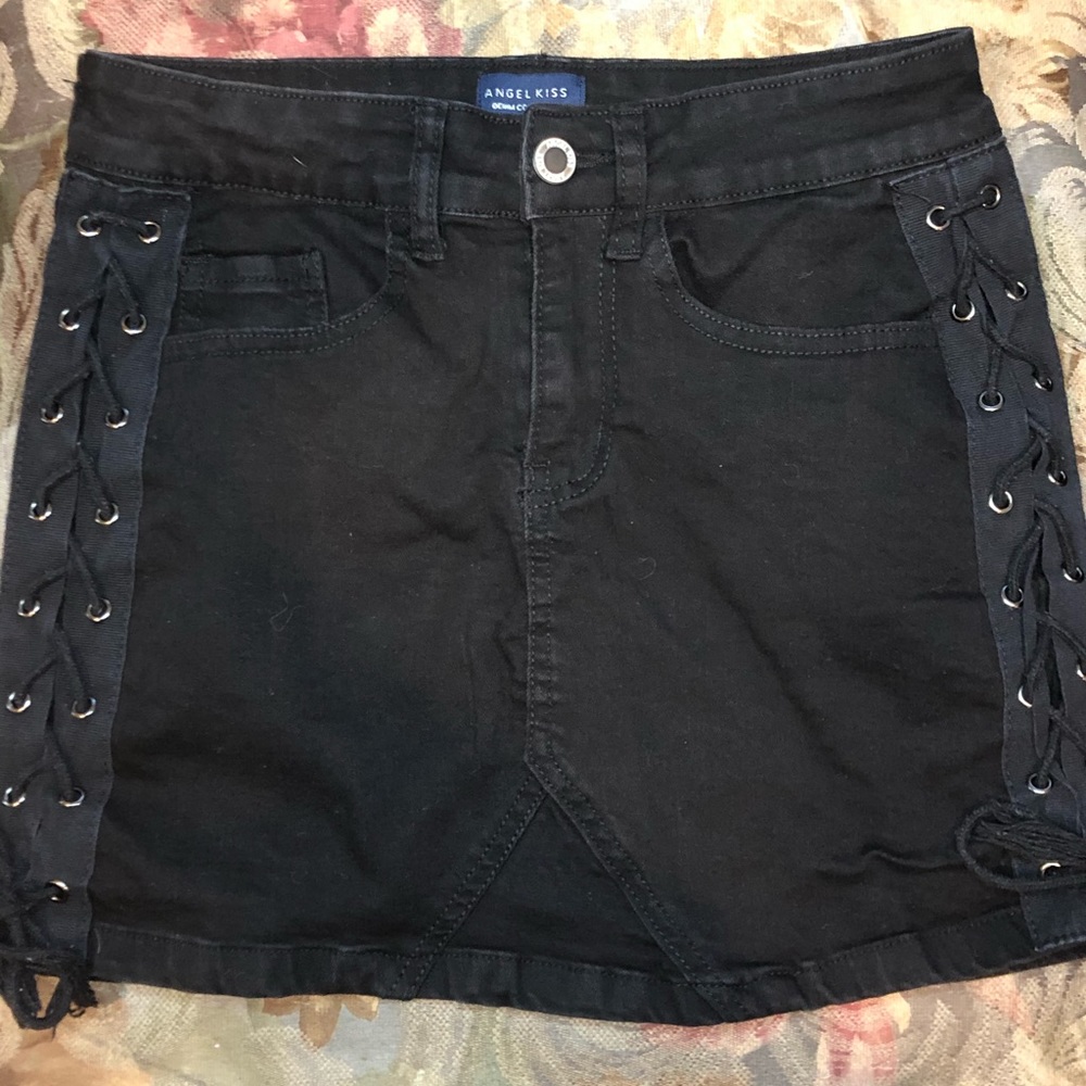 Angle kiss lace up stretch black denim skirt